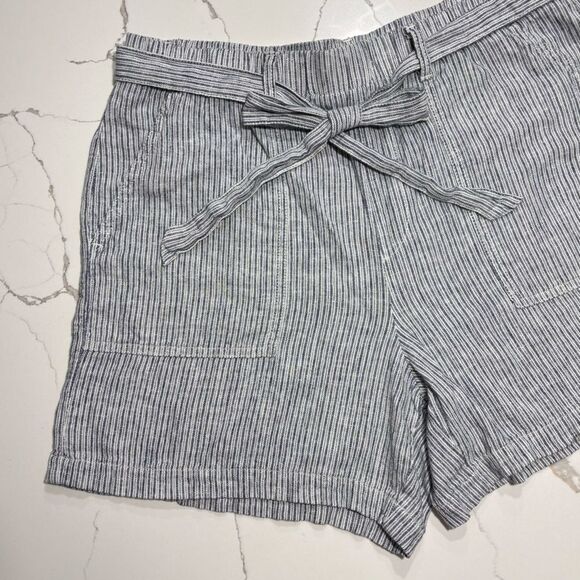 A.N.A. | Women’s Blue Striped Linen Casual Belted Summer Shorts Size L - Picture 3 of 9